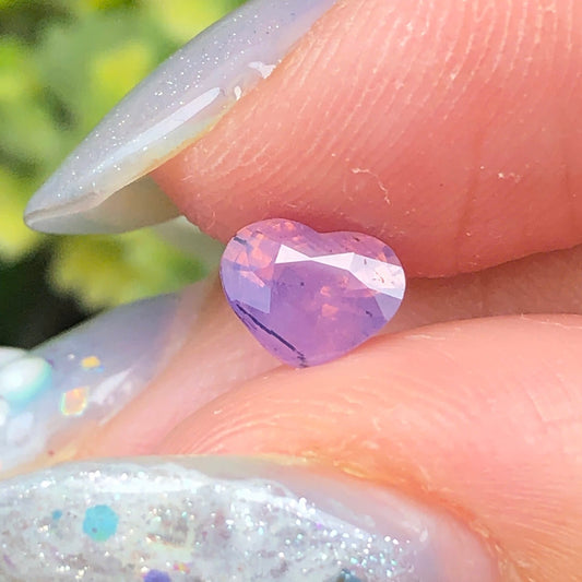 0,74ct Natural Pinkish Purple Milky Sapphire Vietnam. Heart Shape. No Treatment Milky Sapphire Luc Yen.