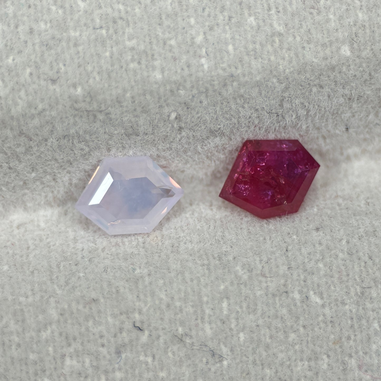 0,87ct/ 2Pcs Natural Ruby & Sapphire Viet Nam. Freeform. No Treatment Ruby, Sapphire Luc Yen.