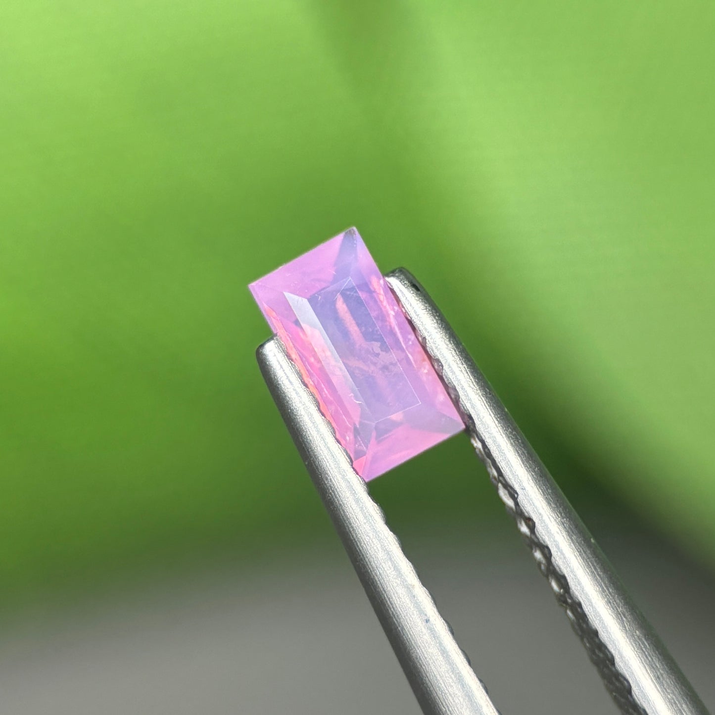 0,47 Natural Pink Milky Sapphire Vietnam. Emerald Shape. No Treatment Milky Sapphire Luc Yen.