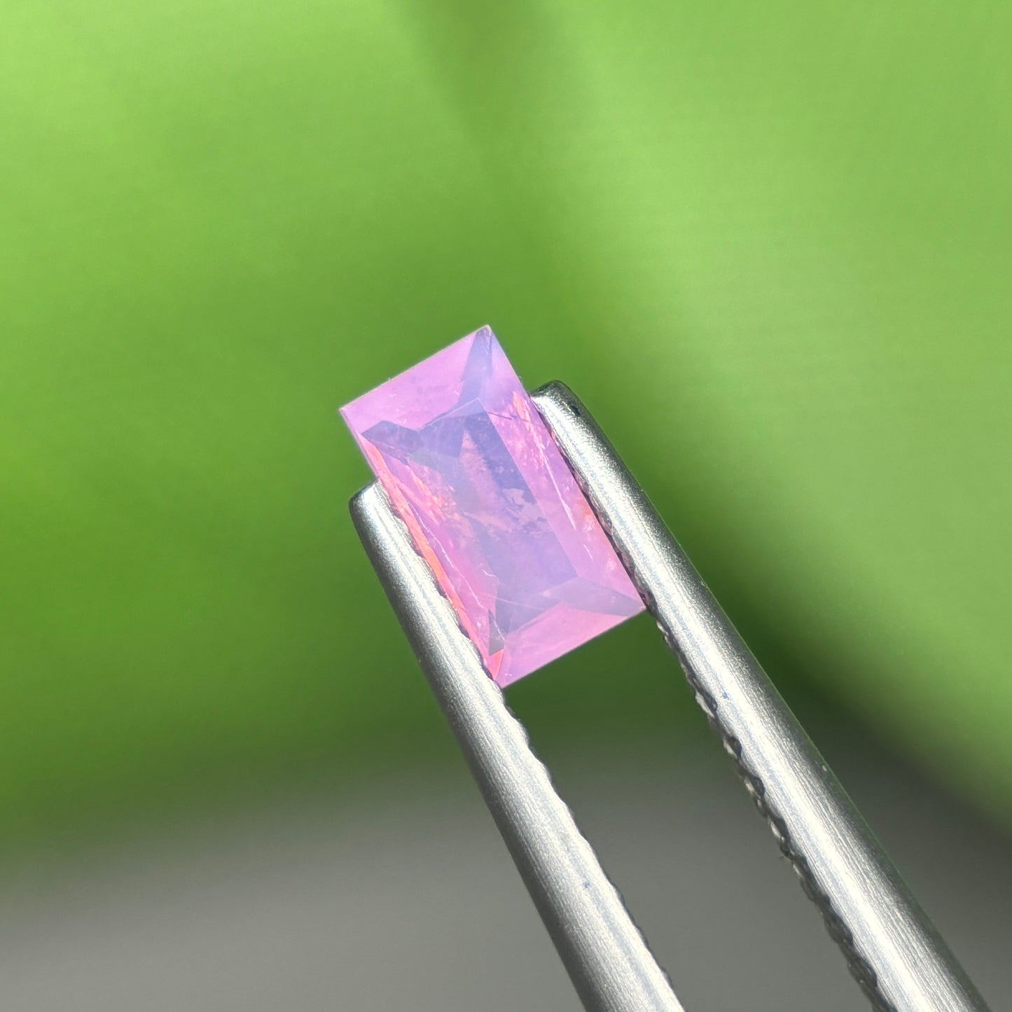 0,47 Natural Pink Milky Sapphire Vietnam. Emerald Shape. No Treatment Milky Sapphire Luc Yen.