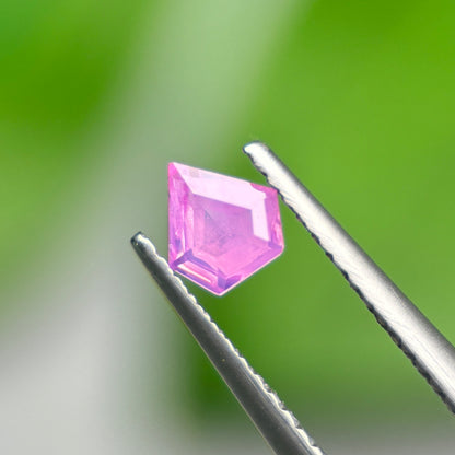 0,36ct Natural Pink Milky Sapphire Vietnam. Freeform. No Treatment Milky Sapphire Luc Yen.