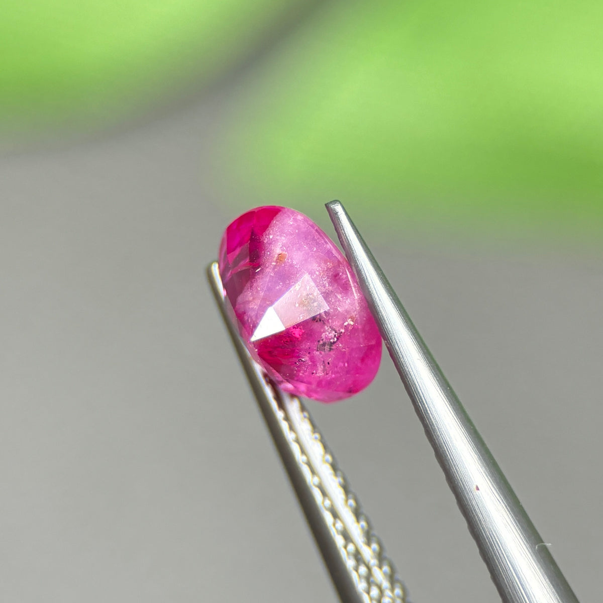 1,40ct Natural Ruby Viet Nam. Cushion Shape. No Treatment Ruby Luc Yen.