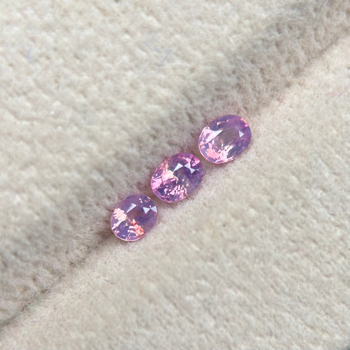0.58 ct / 3Pcs Natural Pink  Milky Sapphire Viet Nam. Oval Shape. No treatment.