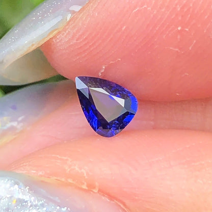 0,32ct Natural Blue Sapphire Vietnam. Trilliant Shape. No Treatment Sapphire Luc Yen.
