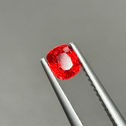 0,63ct Natural Red Spinel Viet Nam. Cushion Shape. No Treatment Spinel Luc Yen.