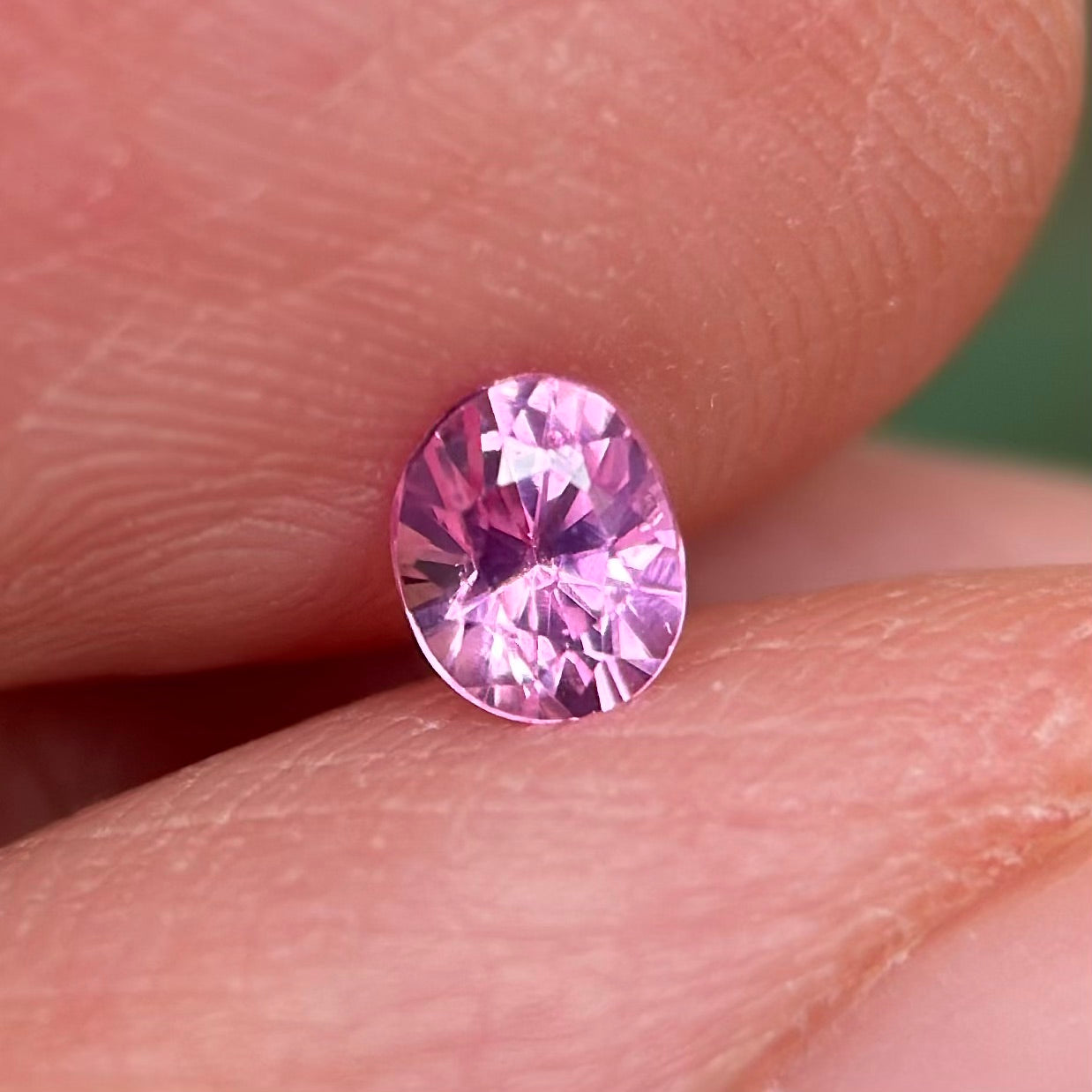 0.28ct Natural Prurple Sapphire Vietnam. Oval Shape. No Treatment.