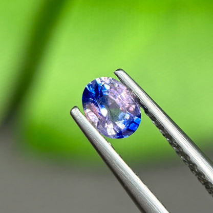 0,4ct Natural Blue-White Sapphire Vietnam. Oval Shape. No Treatment Sapphire Luc Yen.