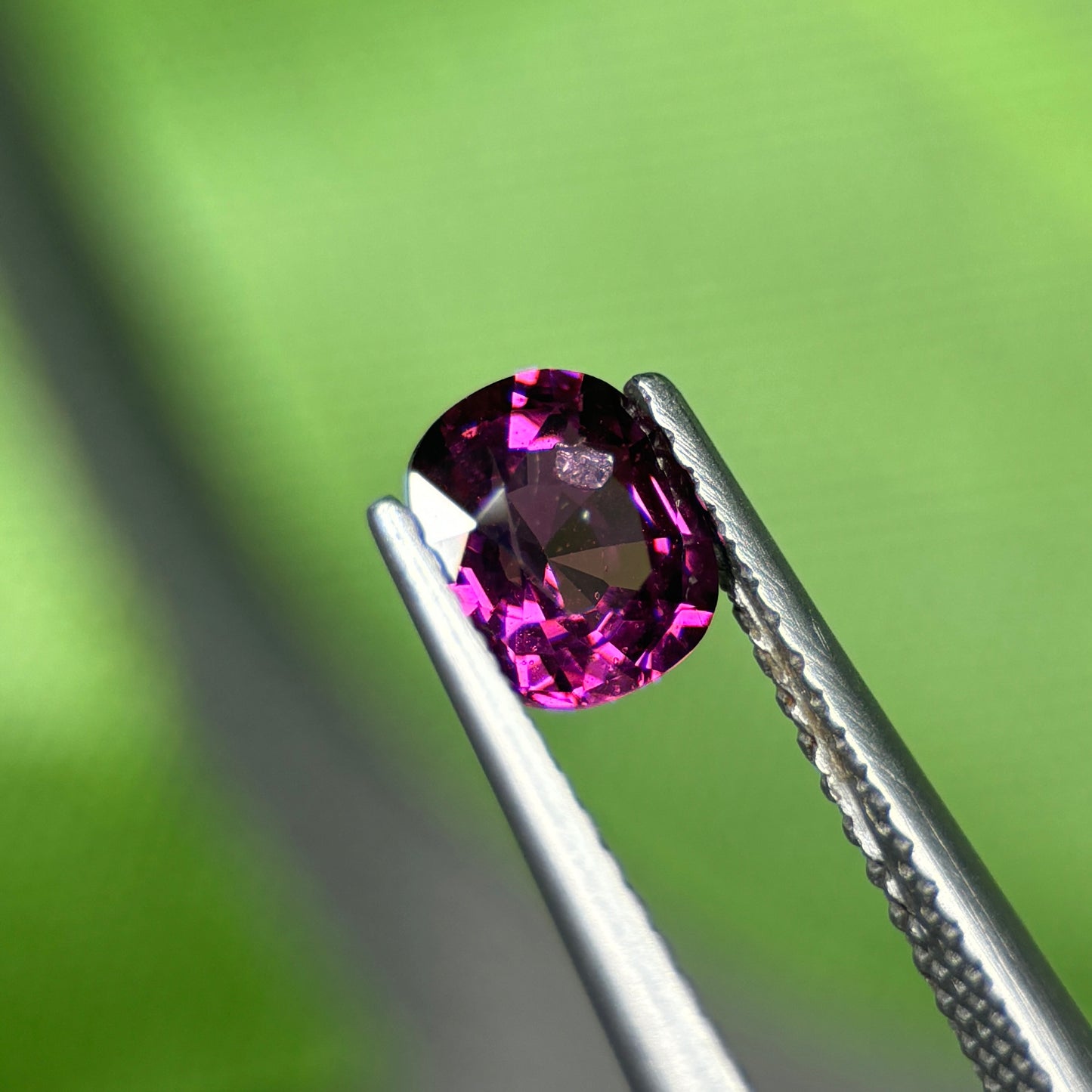 0,95 Natural Purple Sapphire Viet Nam. Cushion Shape. No Treatment Sapphire Luc Yen.