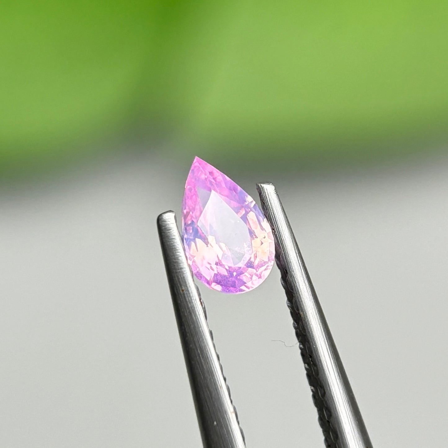 0,32ct Natural Pink Milky Sapphire Vietnam. Pear Shape. No Treatment Milky Sapphire Luc Yen.