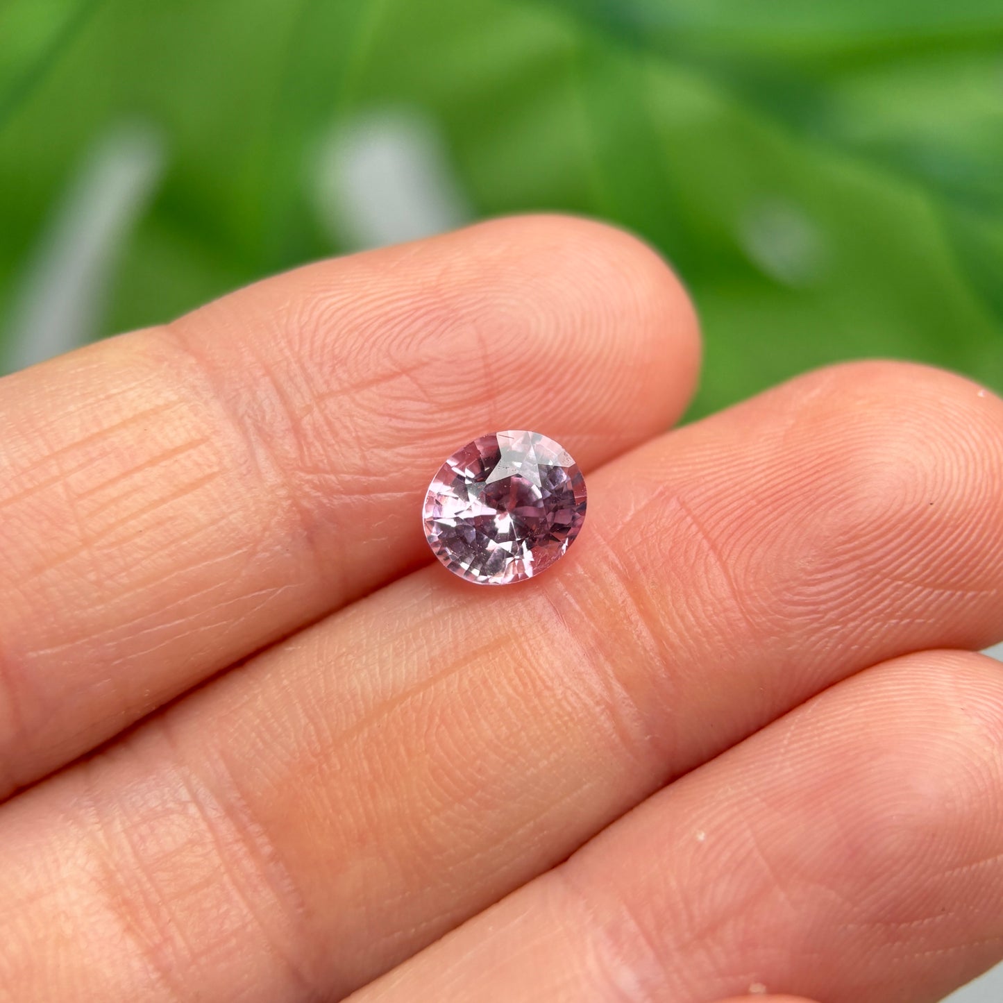 1.57ct Natural Lite Pink Spinel Vietnam. Oval Shape.