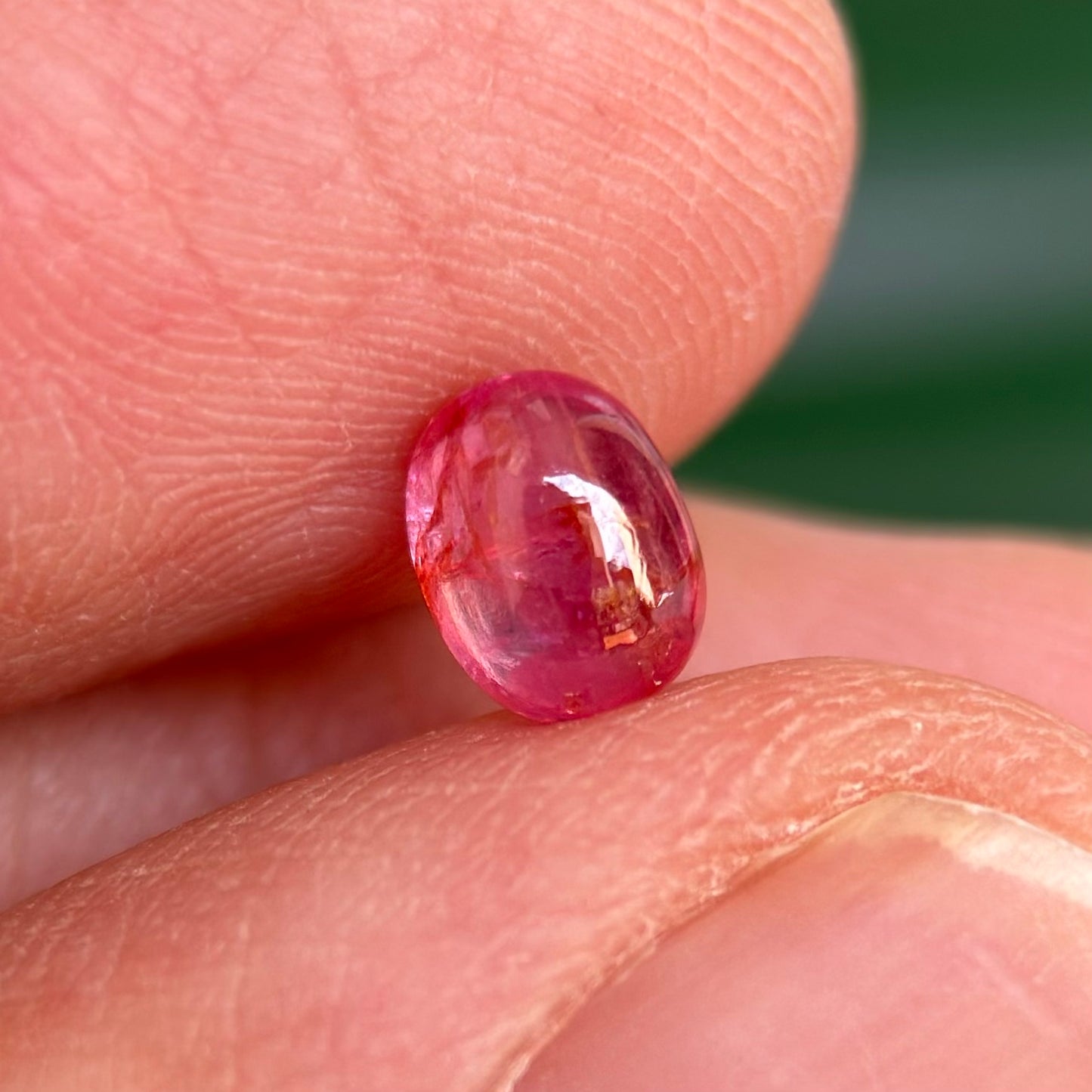 1.0 ct Natural Orangish Pink Sapphire Viet Nam. Cacbochon Cut. No treatment.