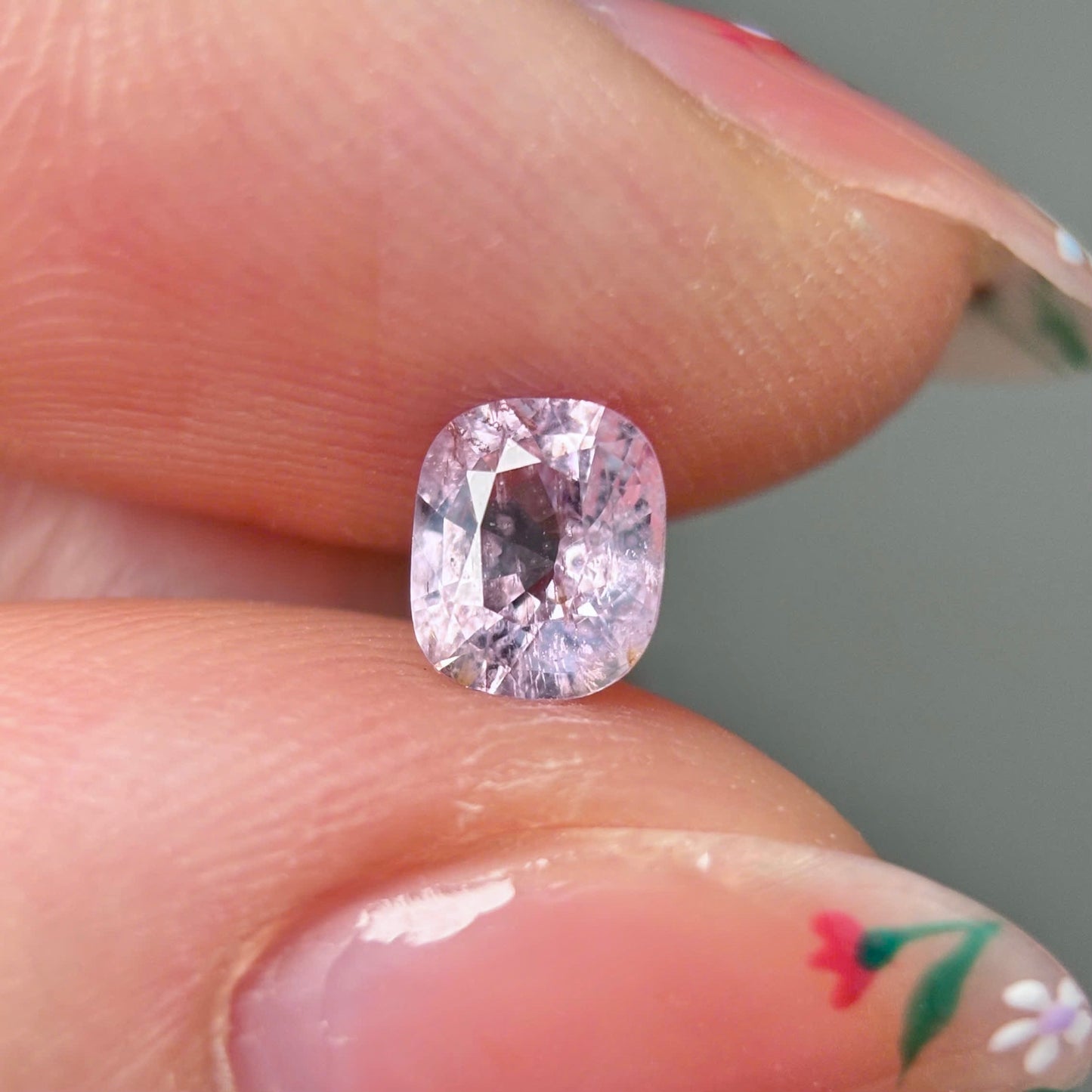 0.60ct Natural Light Purplish Pink Spinel Vietnam
