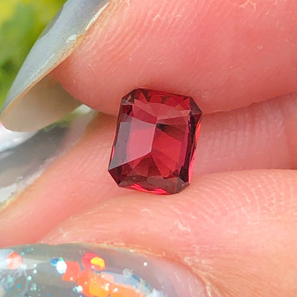 0,92ct Natural Brown-Red Garnet Vietnam. Cushion Shape. No Treatment Garnet Luc Yen.