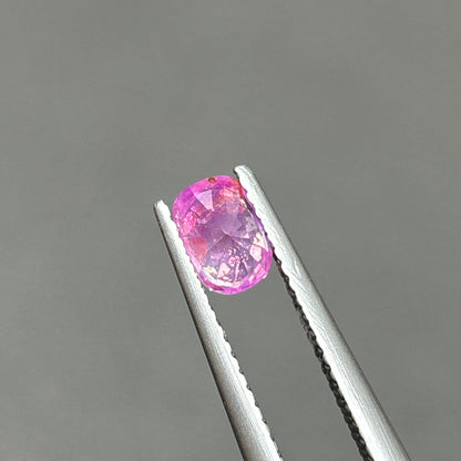 0,76ct Natural Pink Sapphire Vietnam. Cushion Shape. No Treatment Sapphire Luc Yen.