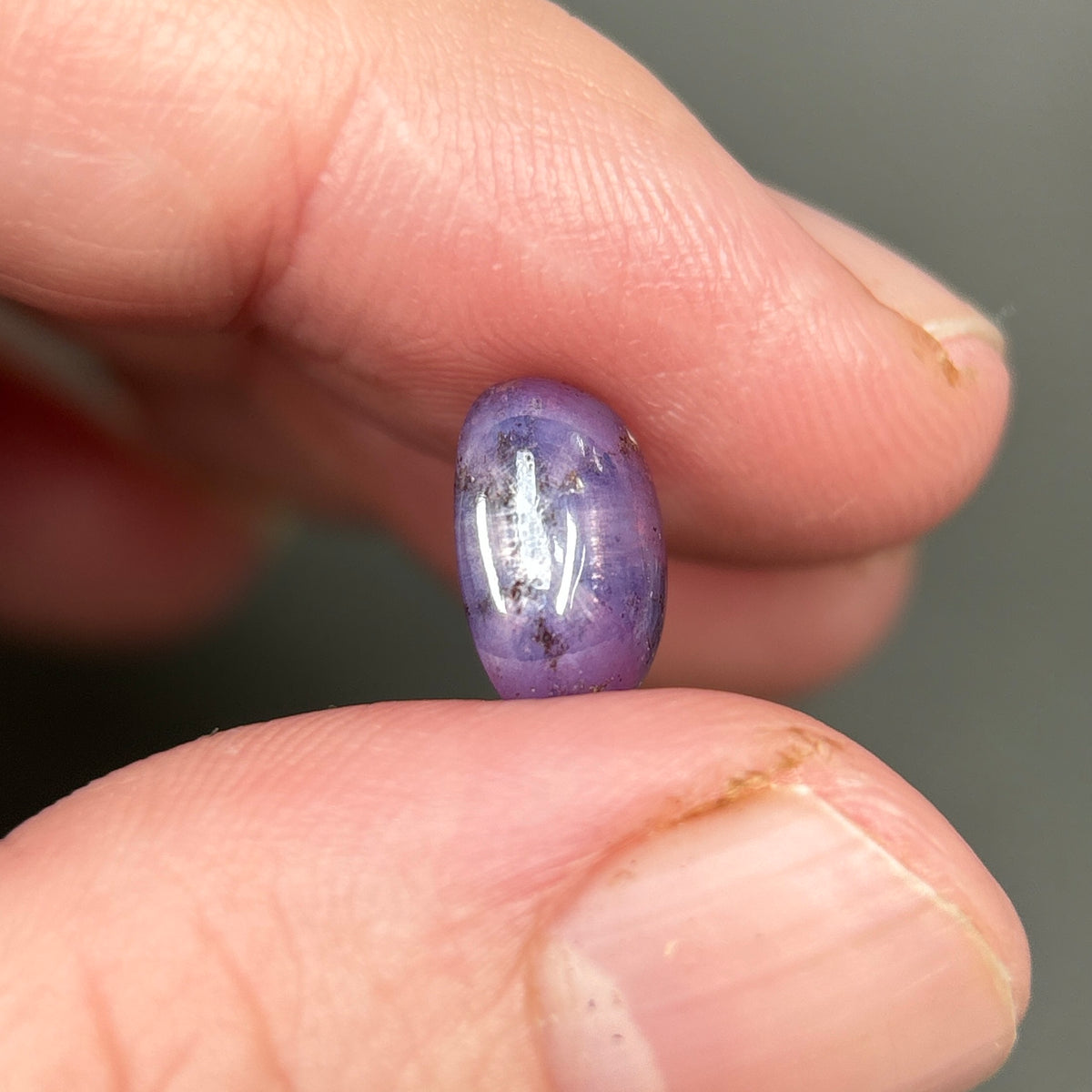 3,5ct Natural Purple Milky Cacbochon Sapphire Viet Nam. No Treatment Sapphire Luc Yen.