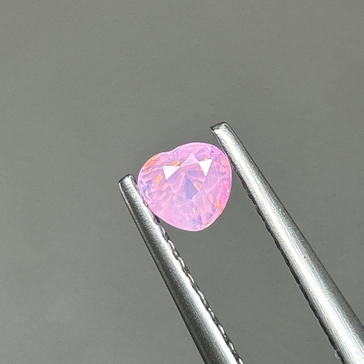 0,41ct Natural Pink Milky Sapphire Viet Nam. Heat Shape. No Treatment Milky Sapphire Luc Yen.