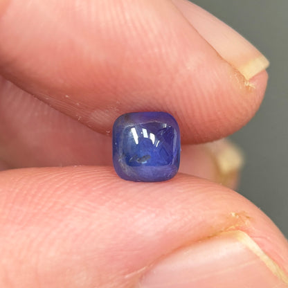 0,73ct Natural Blue Cacbochon Sapphire Viet Nam. No Treatment Sapphire Luc Yen.