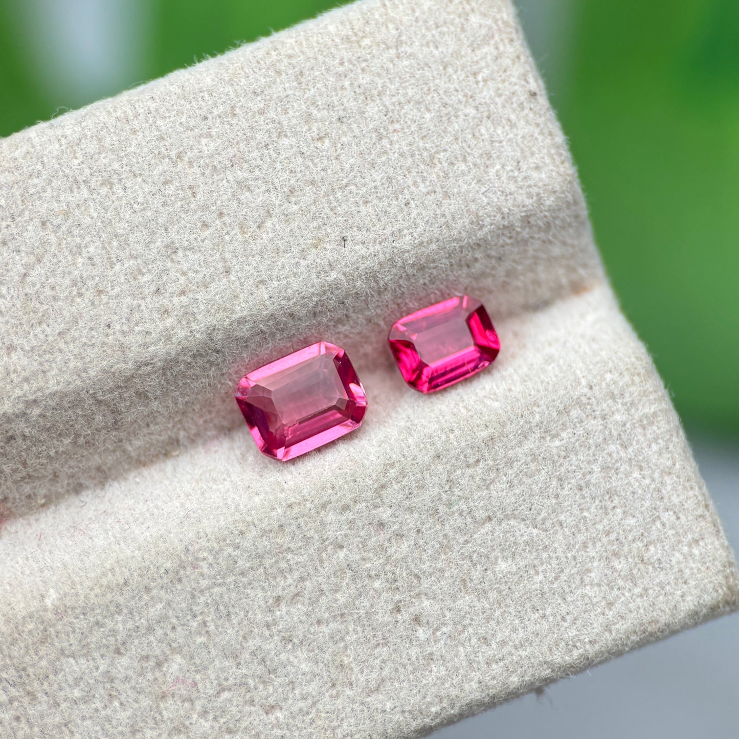 0.92 ct/ 2Pcs Natural Pink & Red Spinel Vietnam. Emerald Shape. No Treatment.