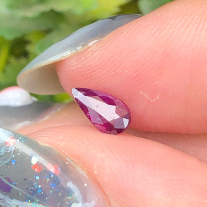 0,41ct Natural Ruby Vietnam. Pear Shape. No Treatment Ruby Luc Yen.