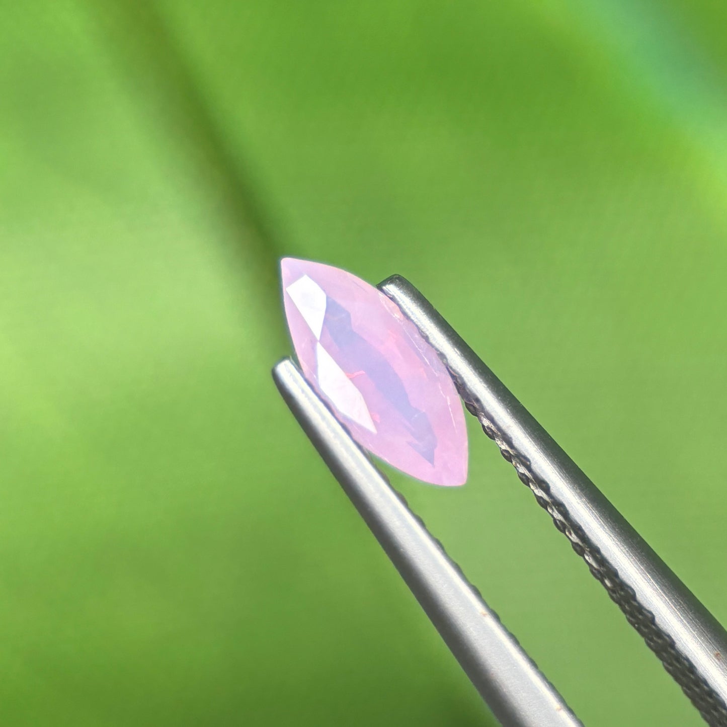 0,68 Natural Pink Milky Sapphire Vietnam. Trilliant Shape. No Treatment Milky Sapphire Luc Yen.