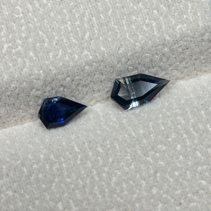 1,26ct/2Pcs Natural Blue & Dak Green Milky Sapphire Vietnam. Freeform. No Treatment Milky Sapphire Luc Yen.