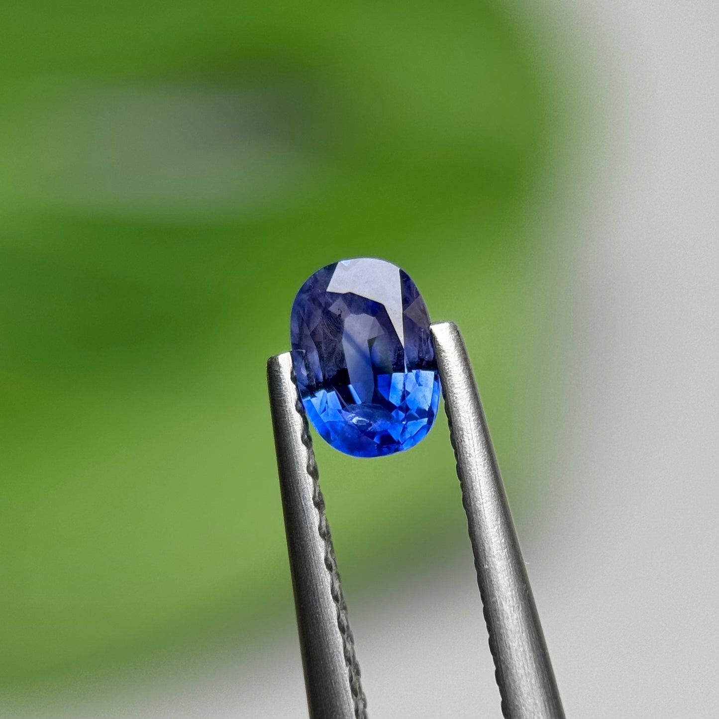0.50 ct Natural Bicolour Blue - White Sapphire Vietnam. Cushion Shape. No Treatment.