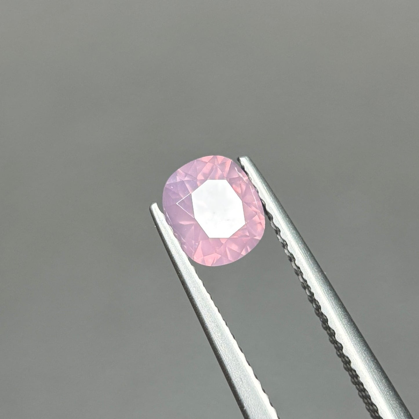 0,89ct Natural Pink Milky Sapphire Viet Nam. Cushion Shape. No Treatment Milky Sapphire Luc Yen.
