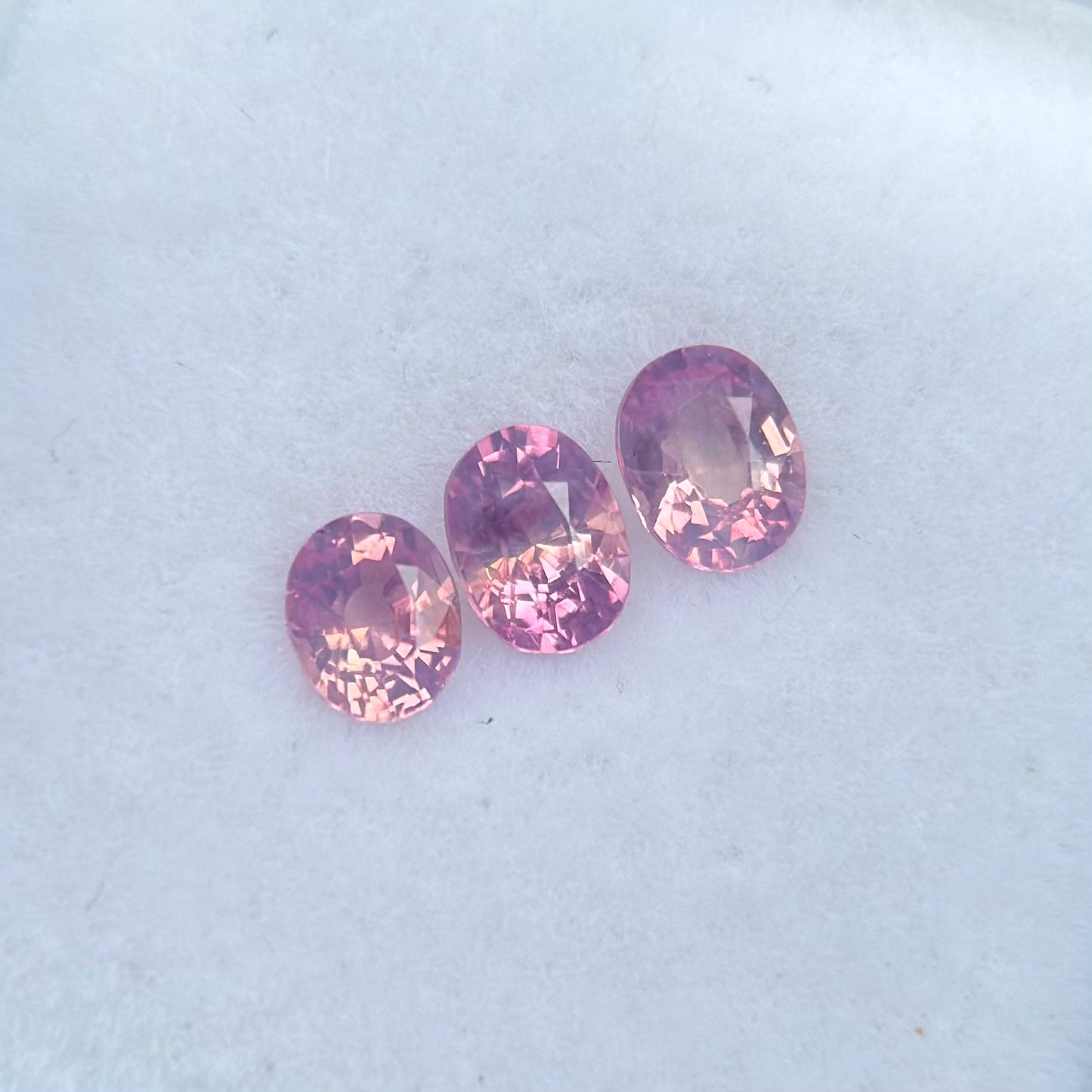 0.58 ct / 3Pcs Natural Pink  Milky Sapphire Viet Nam. Oval Shape. No treatment.