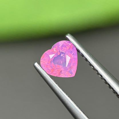 0,79ct Natural Pink Milky Sapphire Viet Nam. Heart Shape. No Treatment Milky Sapphire Luc Yen.