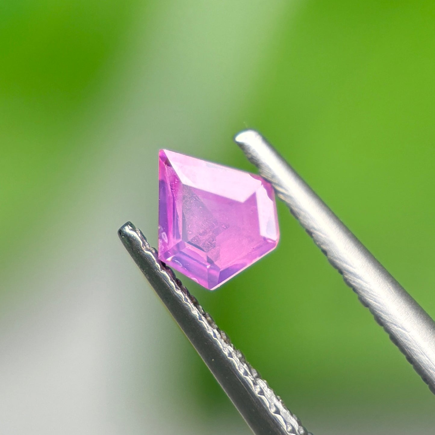 0,36ct Natural Pink Milky Sapphire Vietnam. Freeform. No Treatment Milky Sapphire Luc Yen.