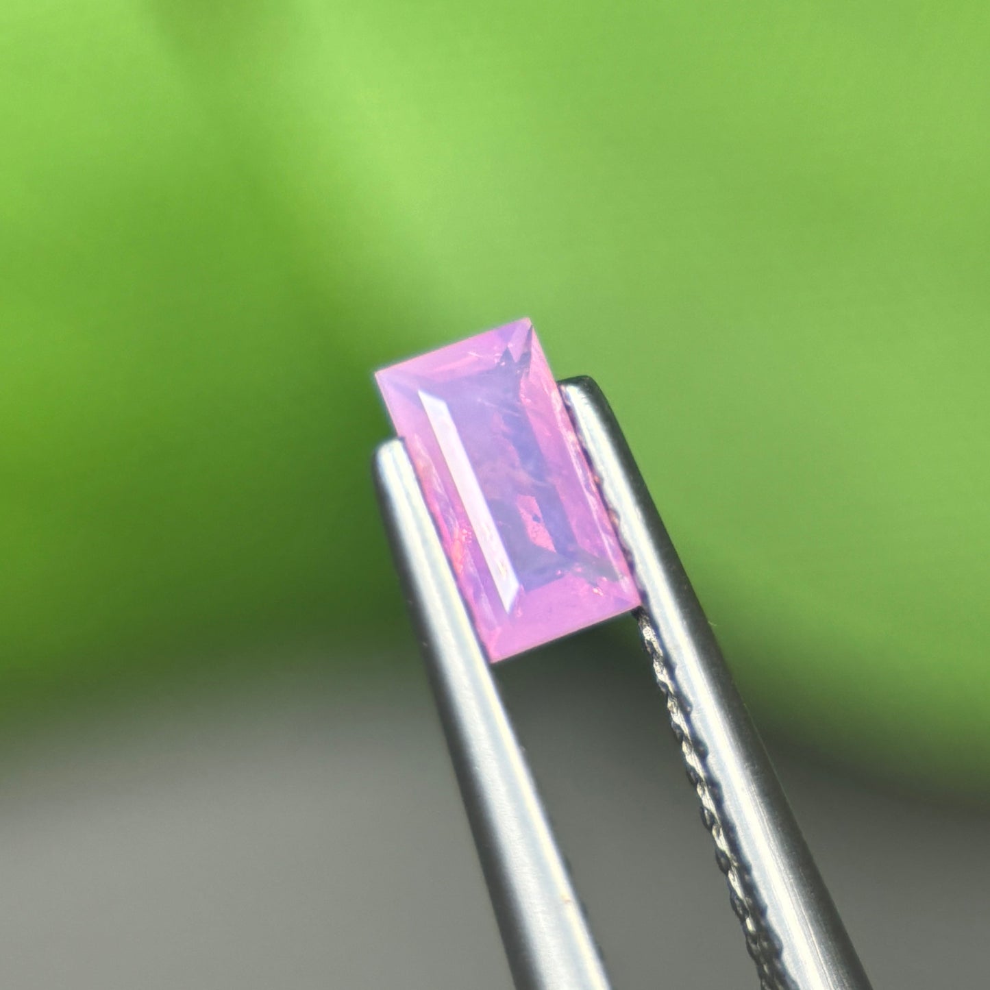 0,47 Natural Pink Milky Sapphire Vietnam. Emerald Shape. No Treatment Milky Sapphire Luc Yen.