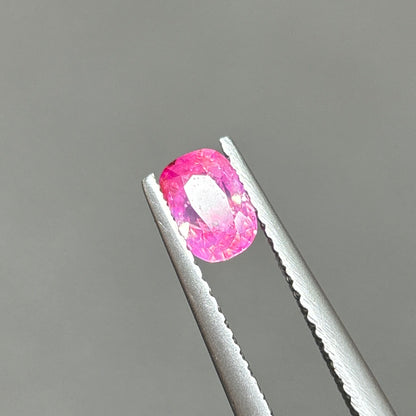 0,76ct Natural Pink Sapphire Vietnam. Cushion Shape. No Treatment Sapphire Luc Yen.