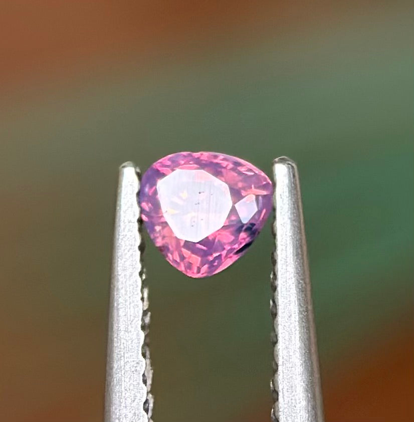 0.33 ct Natural Pink Sapphire Vietnam. Triangle Shape. No Treatment.
