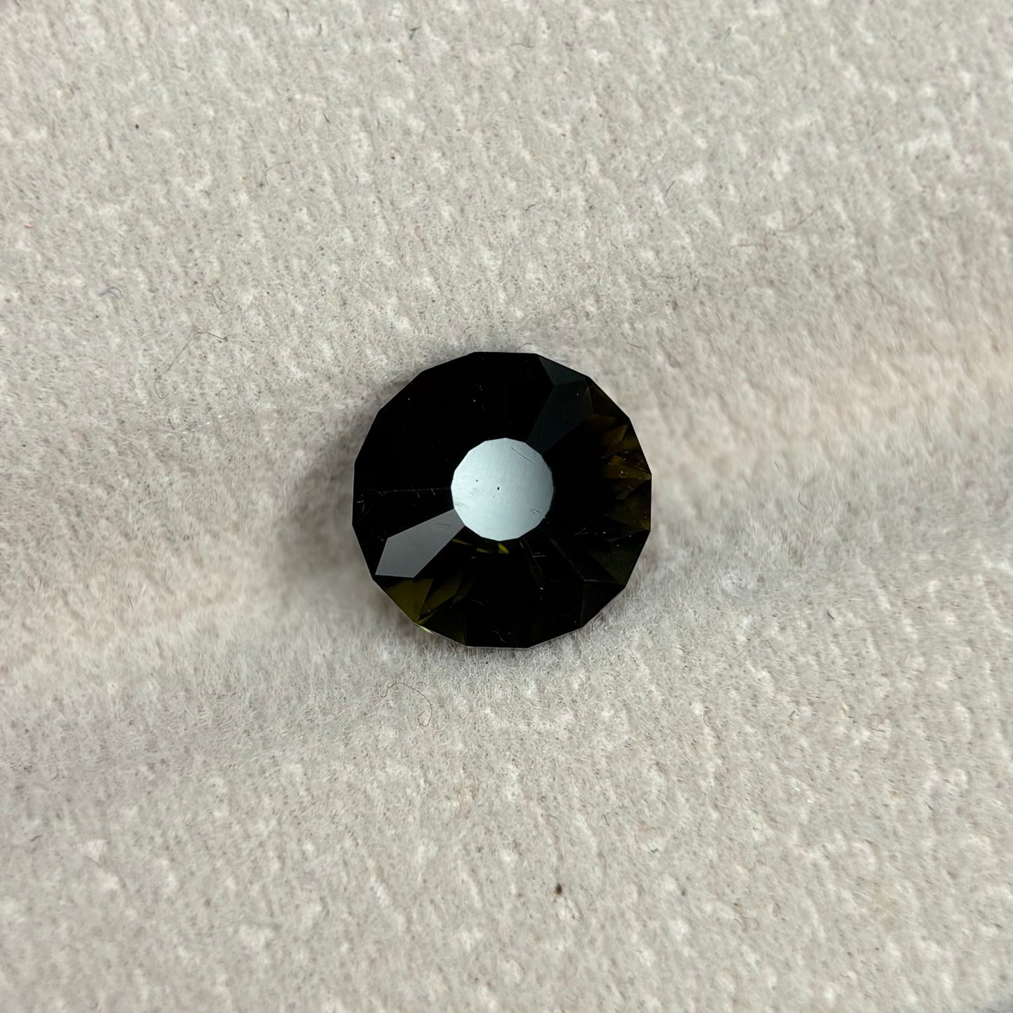 2,61ct Natural Dak Green Tourmaline Vietnam. Round Shape. No Treatment, No Heat Tourmaline Luc Yen.