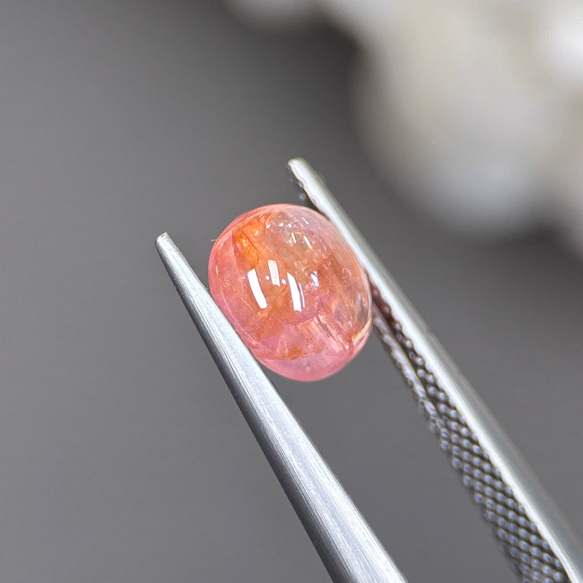 2,61ct Natural Orange Cacbochon Sapphire Viet Nam. No Treatment Sapphire Luc Yen.