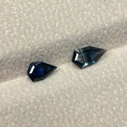 1,26ct/2Pcs Natural Blue & Dak Green Milky Sapphire Vietnam. Freeform. No Treatment Milky Sapphire Luc Yen.