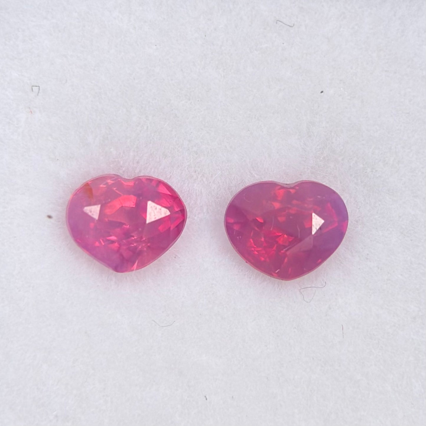 1.06ct/2Pcs Natural Pink Milky Sapphire Vietnam. Heart Shape.