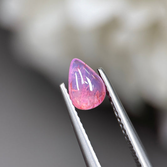 0,93ct Natural Pink Cacbochon Sapphire Viet Nam. No Treatment Sapphire Luc Yen.
