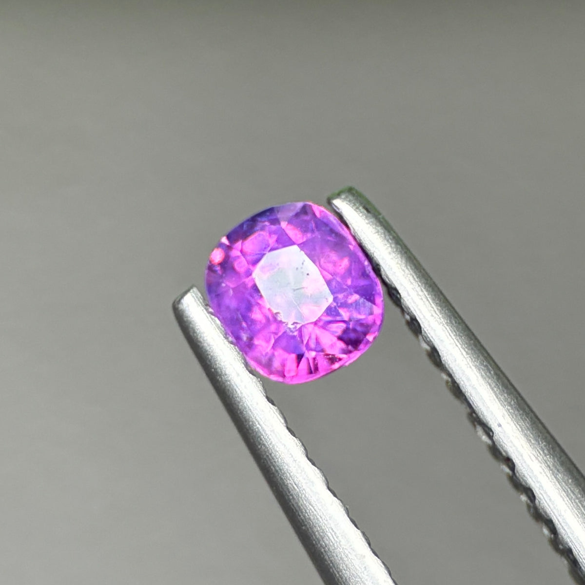 0,44ct Natural Purple Milky Sapphire Vietnam. Cushion Shape. No Treatment Milky Sapphire Luc Yen.