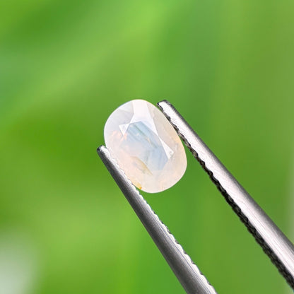 0,77ct Natural White Milky Sapphire Vietnam. Cushion Shape. No Treatment Milky Sapphire Luc Yen.