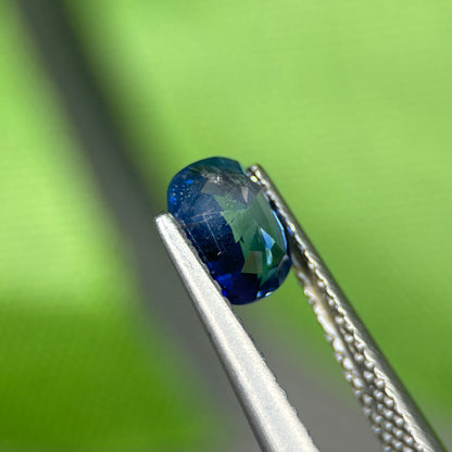 0,87 Natural Blue Sapphire Viet Nam. Cushion Shape. No Treatment Sapphire Luc Yen.