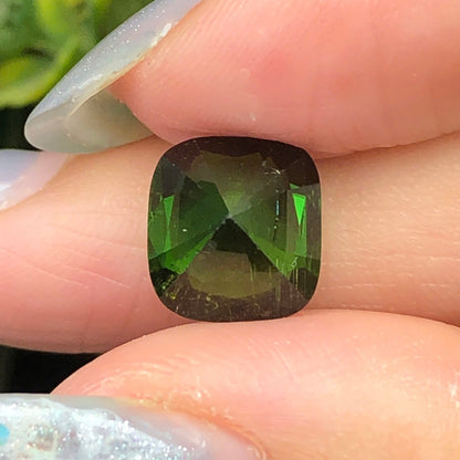 3,36ct Natural Green Tourmaline Vietnam. Cushion Shape. No Treatment, No Heat Tourmaline Luc Yen.