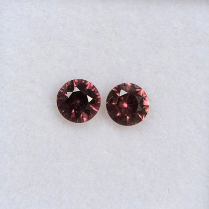 0,52 ct/ 2Pcs Natural Brownish Pink Spinel Vietnam. Round Shape.