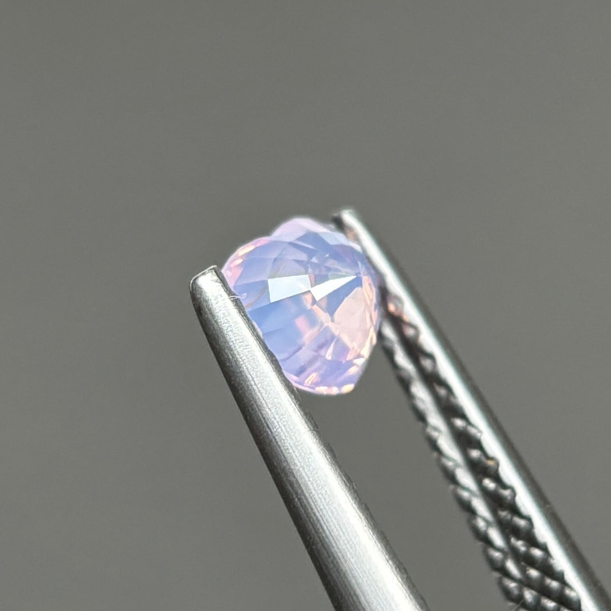 0,57ct Natural Light Pink Milky Sapphire Vietnam. Heart Shape. No Treatment Milky Sapphire Luc Yen.