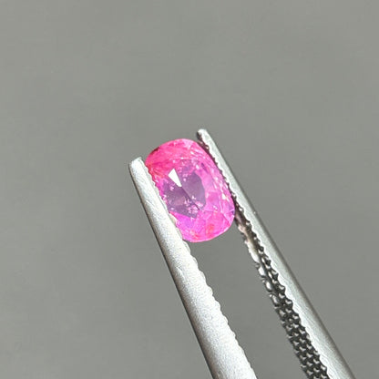0,76ct Natural Pink Sapphire Vietnam. Cushion Shape. No Treatment Sapphire Luc Yen.