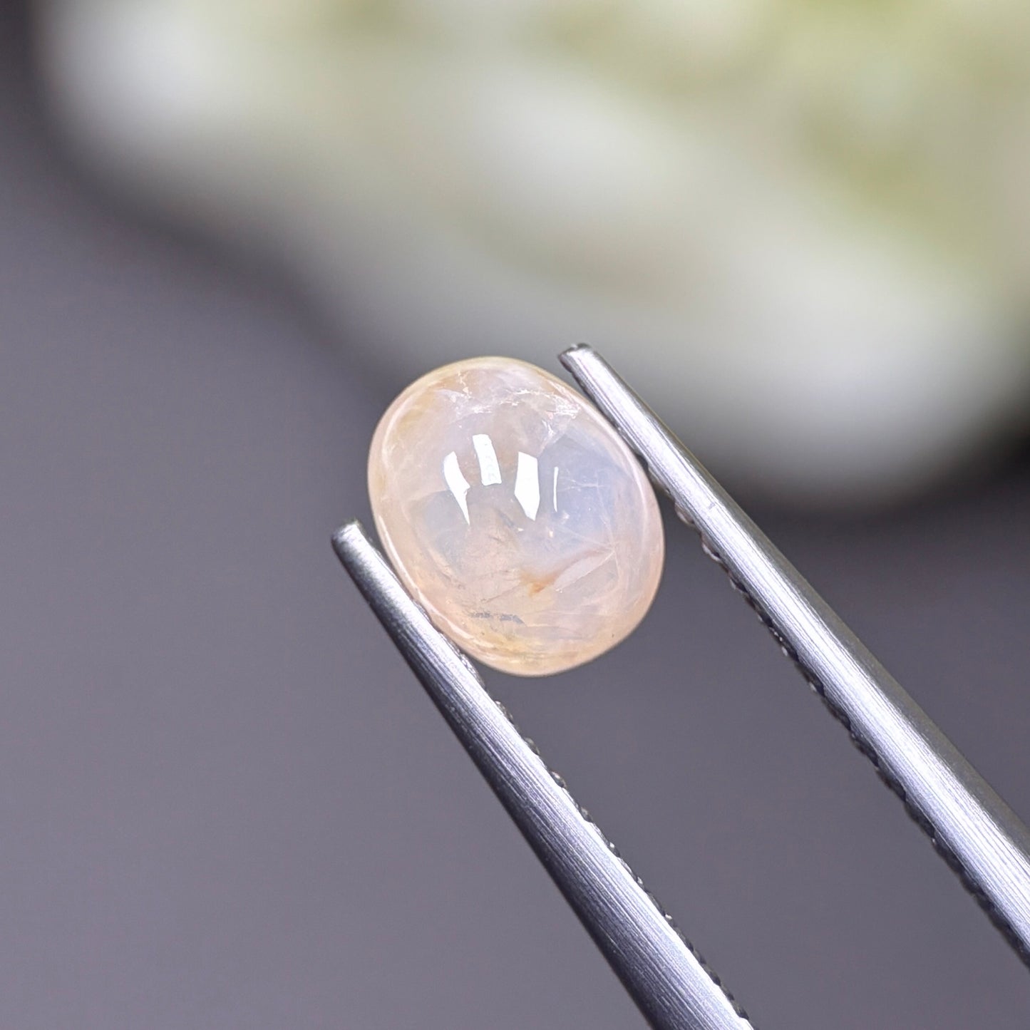 1.26ct Natural Yellowish White Cacbochon Sapphire Viet Nam. No treatment.