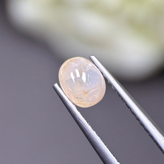 1.26ct Natural Yellowish White Cacbochon Sapphire Viet Nam. No treatment.