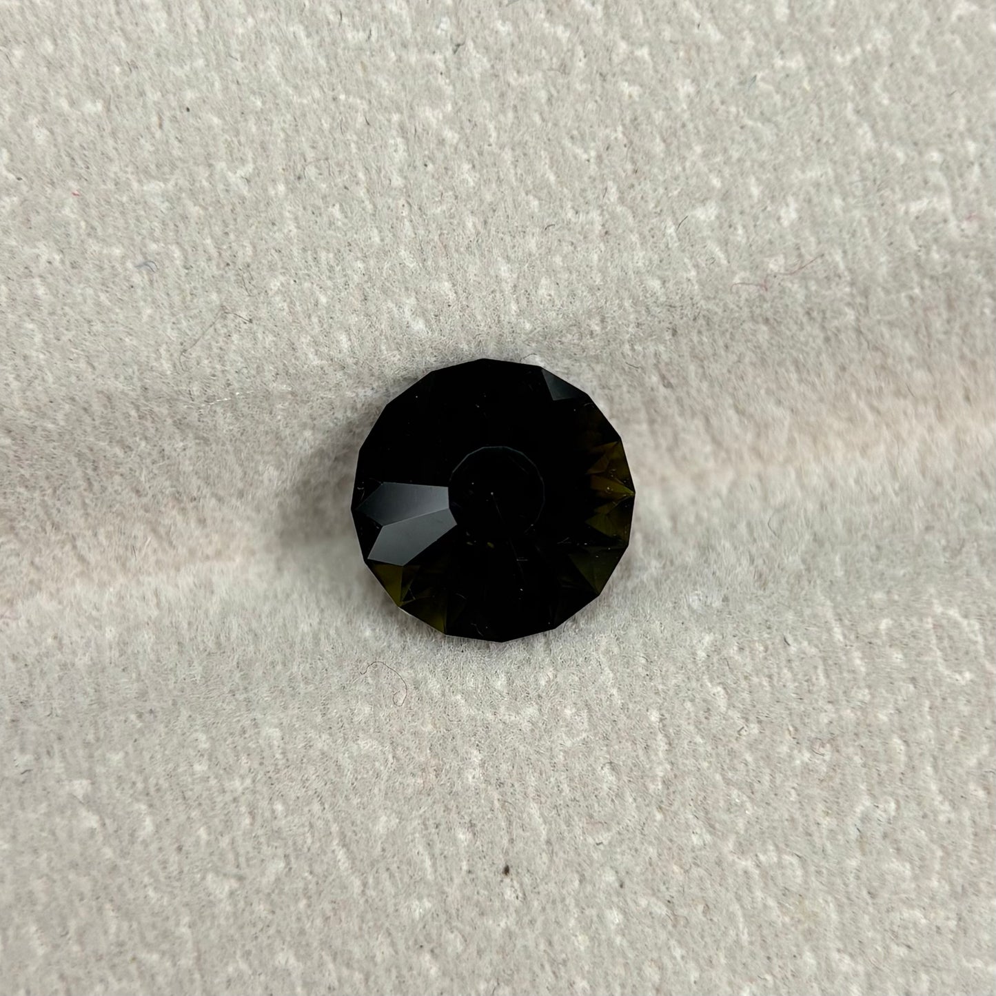 2,61ct Natural Dak Green Tourmaline Vietnam. Round Shape. No Treatment, No Heat Tourmaline Luc Yen.