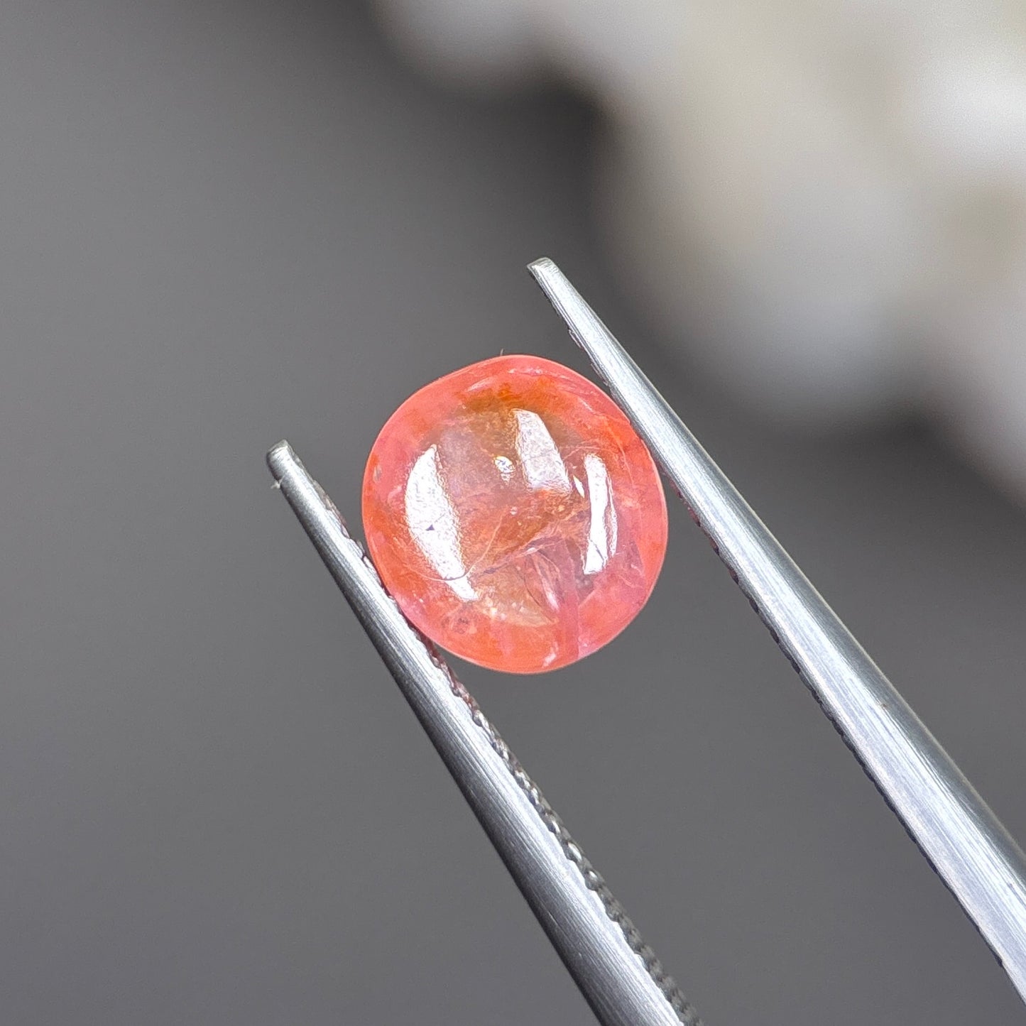 2,61ct Natural Orange Cacbochon Sapphire Viet Nam. No Treatment Sapphire Luc Yen.