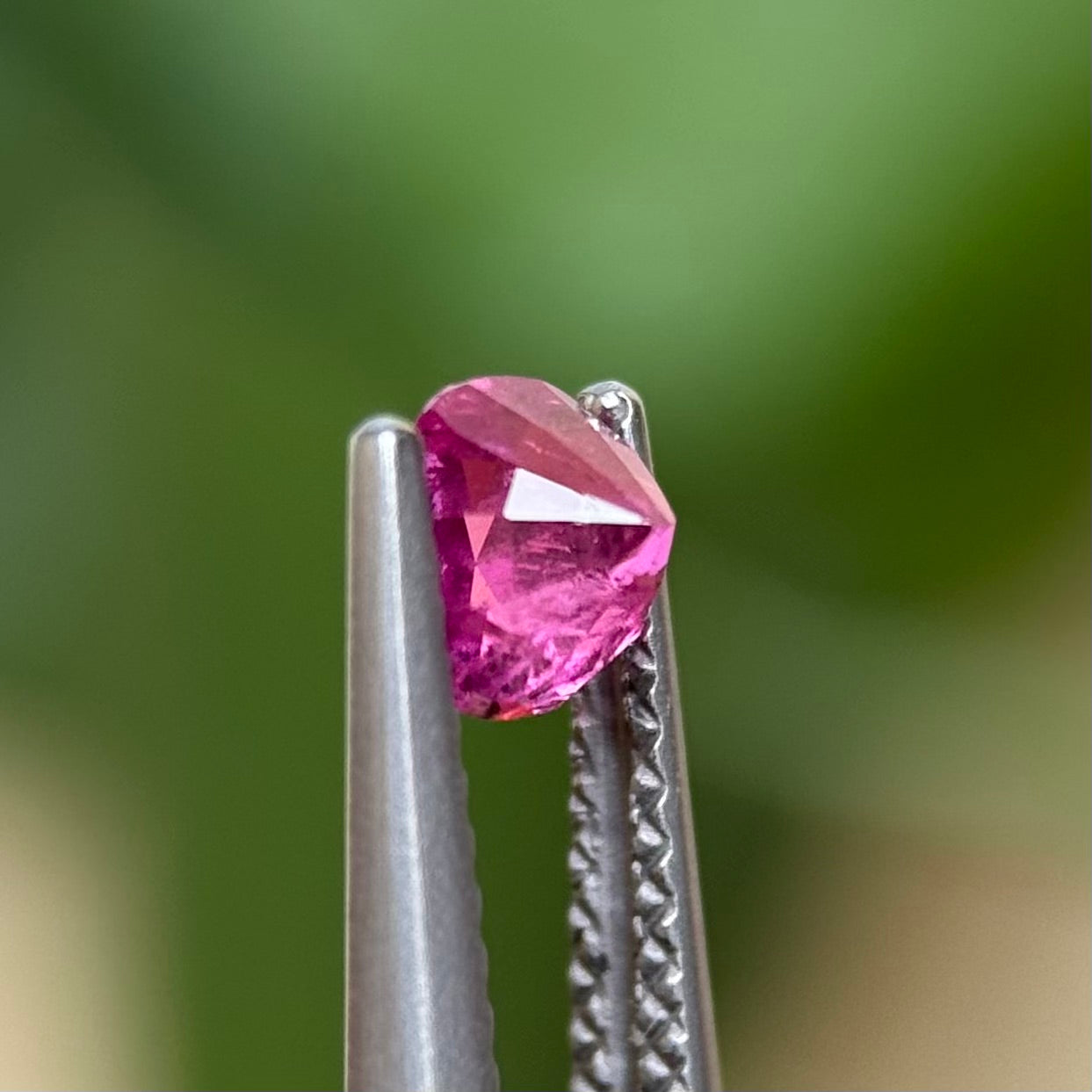 0.80 ct Natural Pink Sapphire Viet Nam. Cushion Shape. No treatment.